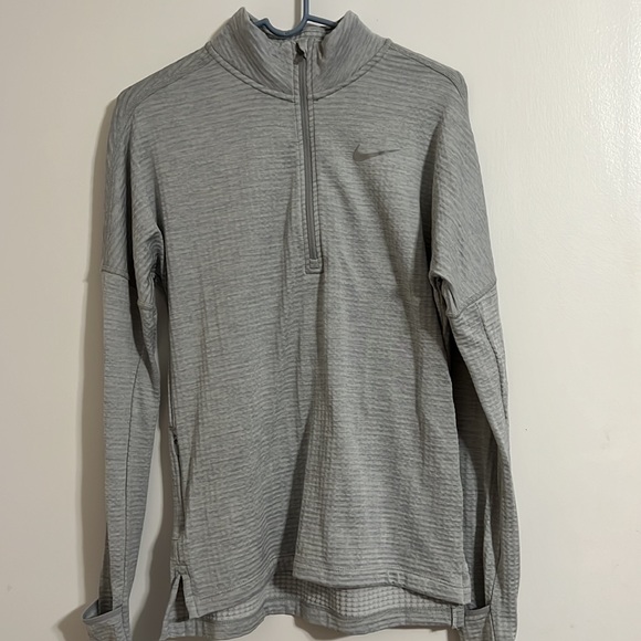 Nike Dri-fit Long Sleeve Top Size XS Light Gray-Like New!Work Out/Trips/Travel! - Picture 5 of 10